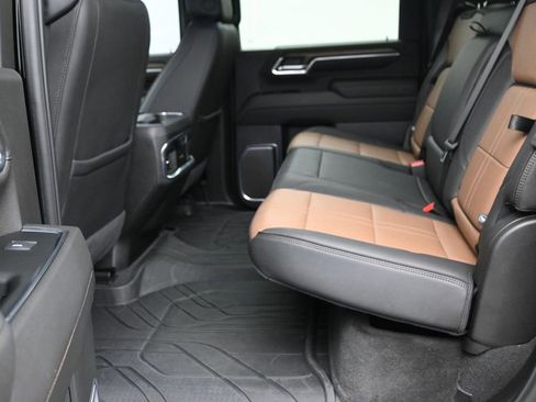 Used 2024 Chevrolet Silverado 2500 High Country w/ High Country Premium Package AWD/4WD image 14