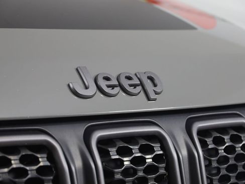 Used 2023 Jeep Compass Trailhawk w/ Trailhawk Convenience Group AWD/4WD image 15