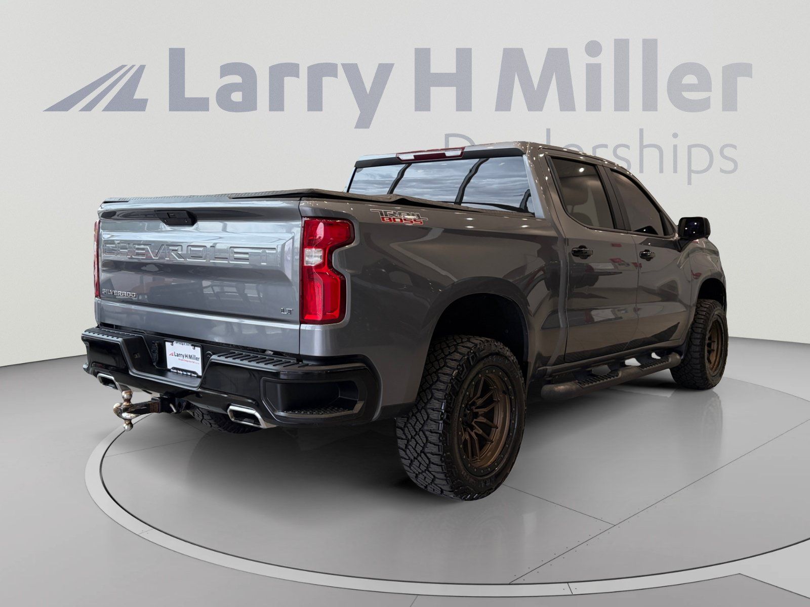 Used 2021 Chevrolet Silverado 1500 LT Trail Boss w/ Bed Protection Package AWD/4WD image 5