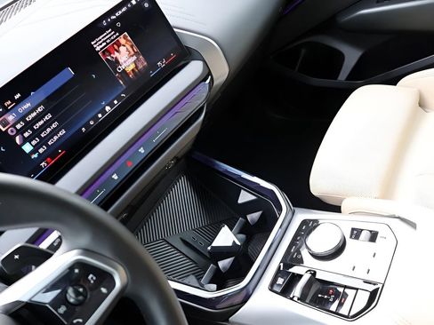 Used 2025 BMW X3 xDrive30i image 21