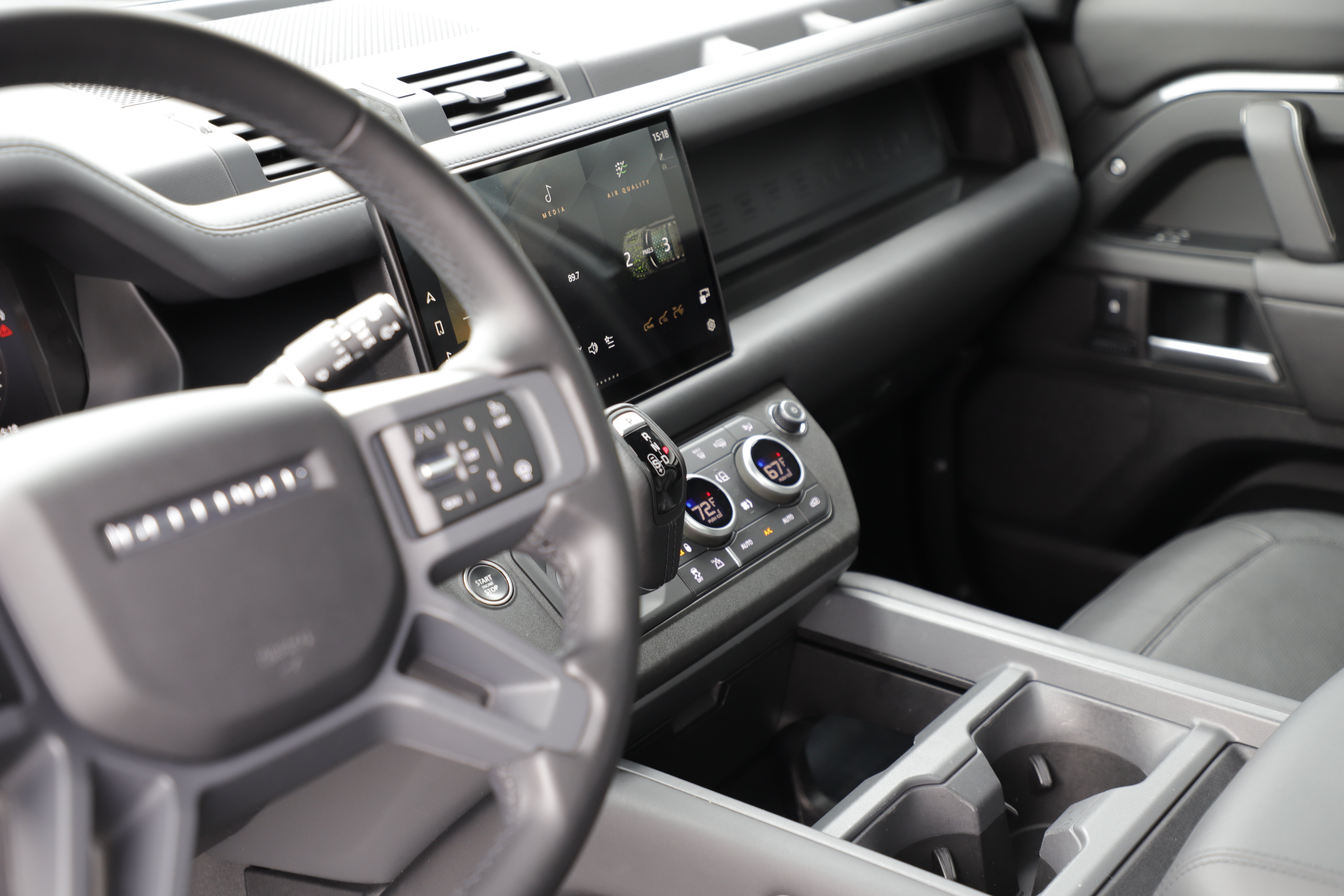 Certified 2025 Land Rover Defender 130 X-Dynamic SE AWD/4WD image 22