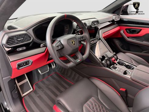 Used 2024 Lamborghini Urus S AWD/4WD image 9