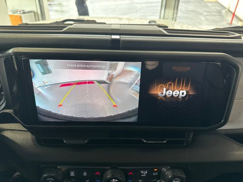 Used 2025 Jeep Wrangler Unlimited Sport AWD/4WD image 25