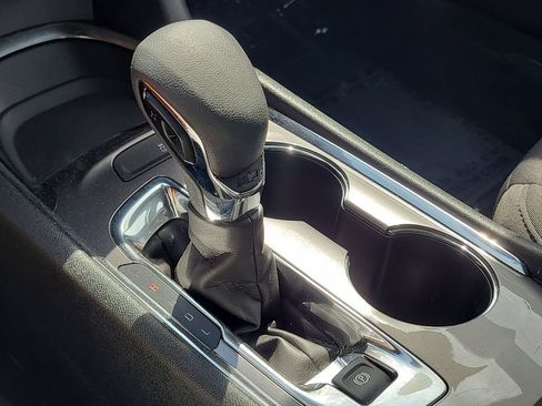 Used 2023 Chevrolet Malibu LT FWD image 23