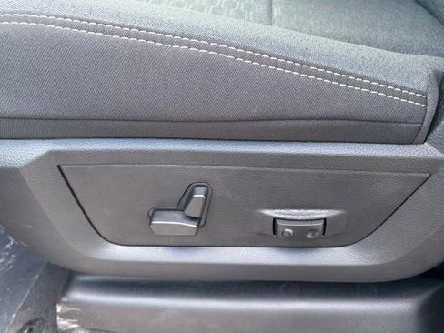 New 2026 RAM 2500 Big Horn AWD/4WD image 15