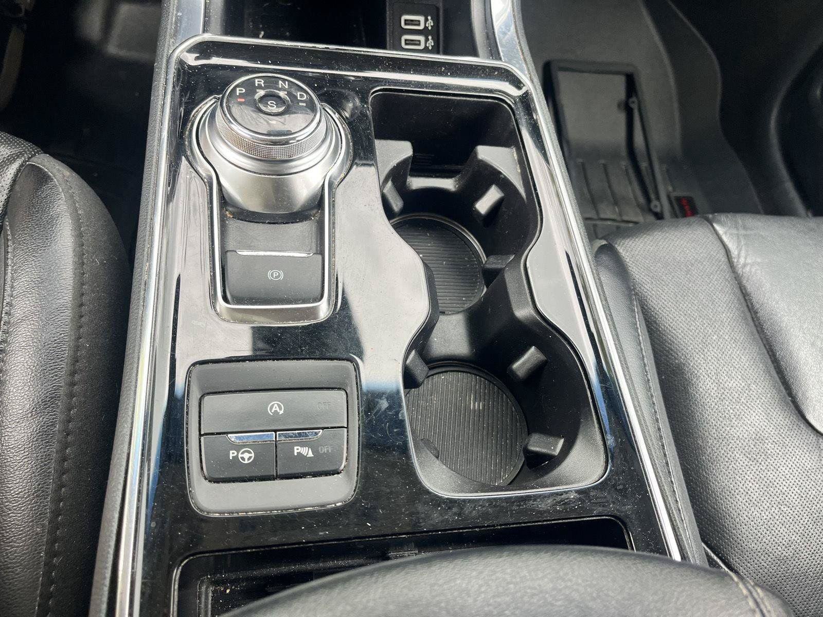 Used 2020 Ford Edge Titanium w/ Equipment Group 301A AWD/4WD image 23