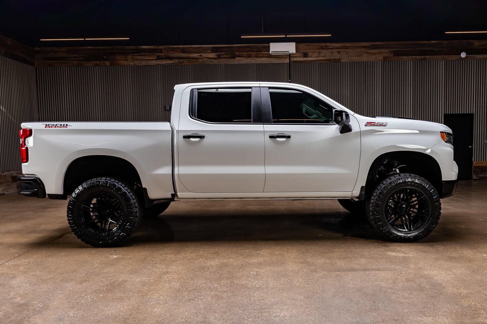 Used 2026 Chevrolet Silverado 1500 LT Trail Boss w/ LT Trail Boss Premium Package AWD/4WD image 11