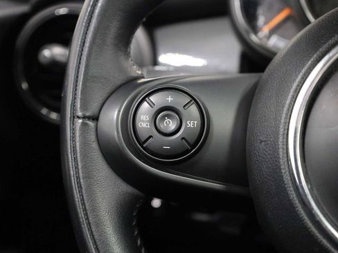 Used 2016 MINI Cooper 2-Door Hardtop image 25