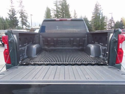 Used 2025 Chevrolet Silverado 1500 LT AWD/4WD image 7