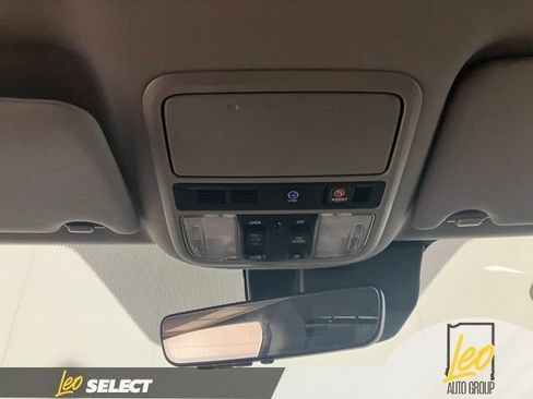 Used 2021 Honda Pilot Touring image 16