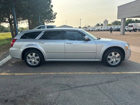 Used 2007 Dodge Magnum SXT w/ Convenience Group III AWD/4WD image 6