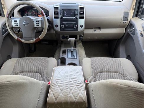 Used 2015 Nissan Frontier SV image 13