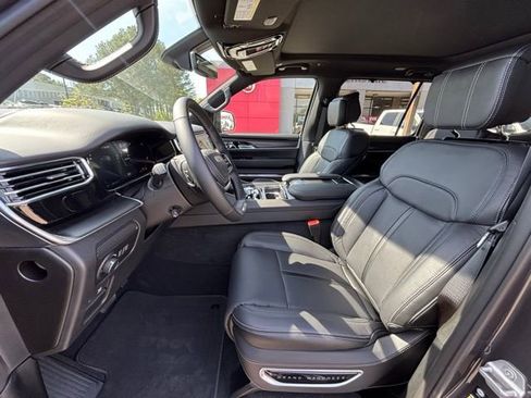 New 2026 Jeep Grand Wagoneer Summit AWD/4WD image 18