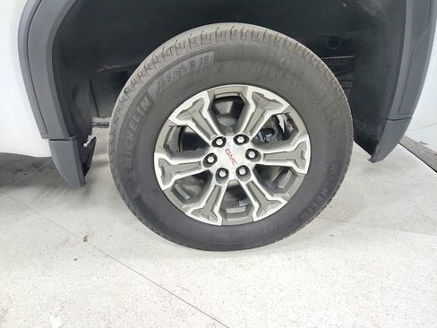 Used 2024 GMC Sierra 1500 SLT image 41