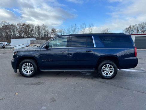 Used 2018 Chevrolet Suburban LS image 2