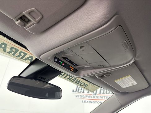 Used 2025 Chevrolet Blazer LT FWD image 18