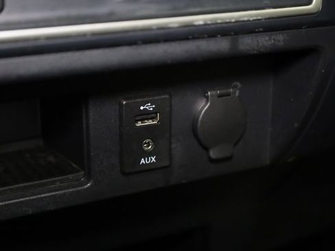 Used 2017 Nissan Titan S image 22