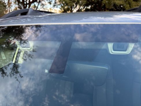 Used 2021 Subaru Outback Premium image 3