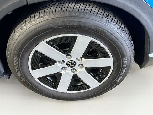 Used 2024 Honda Prologue EX image 11