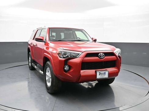 Used 2016 Toyota 4Runner SR5 AWD/4WD image 3