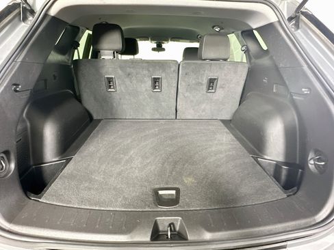 Used 2025 Chevrolet Blazer LT FWD image 29