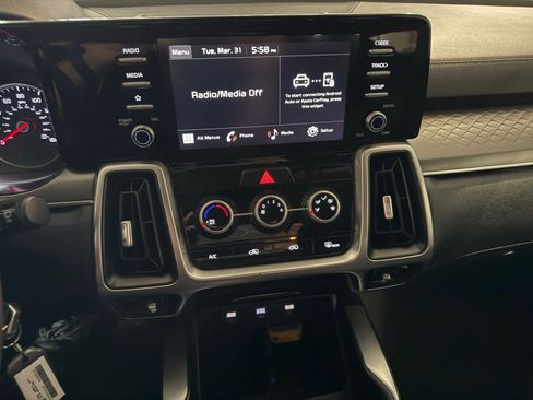 Used 2022 Kia Sorento LX image 15