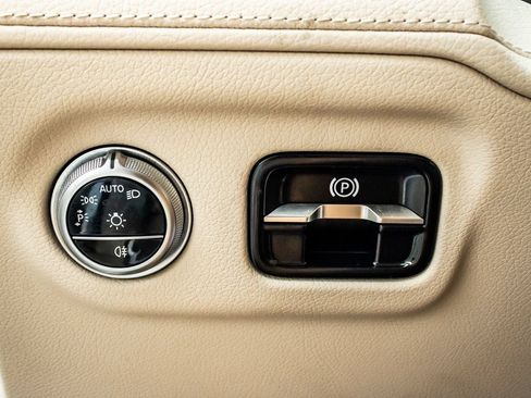 Used 2022 Mercedes-Benz EQS 450+ Sedan image 20