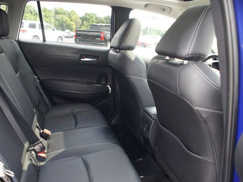 Used 2023 Toyota Corolla Cross XLE w/ Convenience Package FWD image 22
