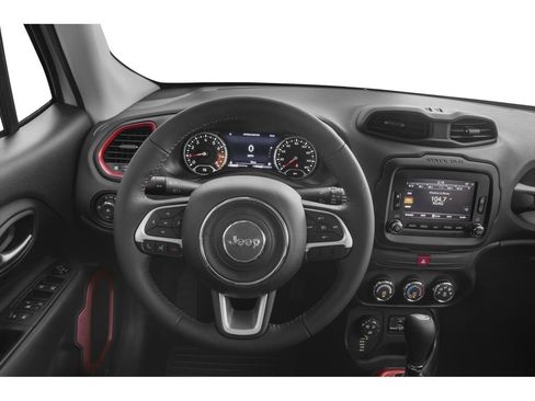 Used 2018 Jeep Renegade Trailhawk w/ UConnect 8.4 Nav Group AWD/4WD image 4
