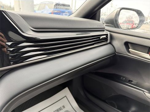 Used 2025 Toyota Camry XSE image 23