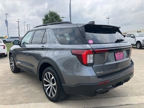 Used 2025 Ford Explorer ST-Line AWD/4WD image 5