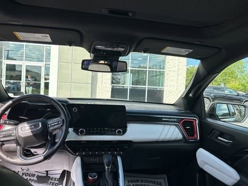 Used 2025 GMC Canyon AT4 w/ AT4X Package AWD/4WD image 2