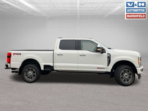 Used 2025 Ford F250 Platinum w/ Platinum Plus Package AWD/4WD image 3