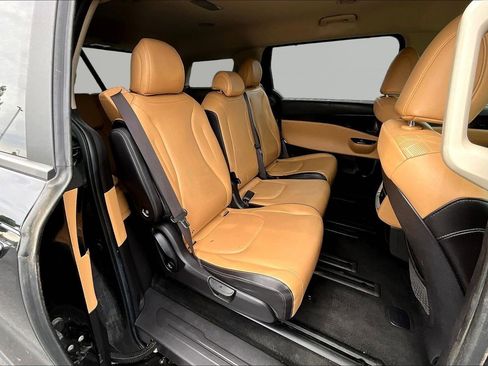 Used 2023 Kia Carnival EX FWD image 25