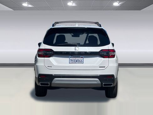 Used 2023 Honda Pilot Touring image 9