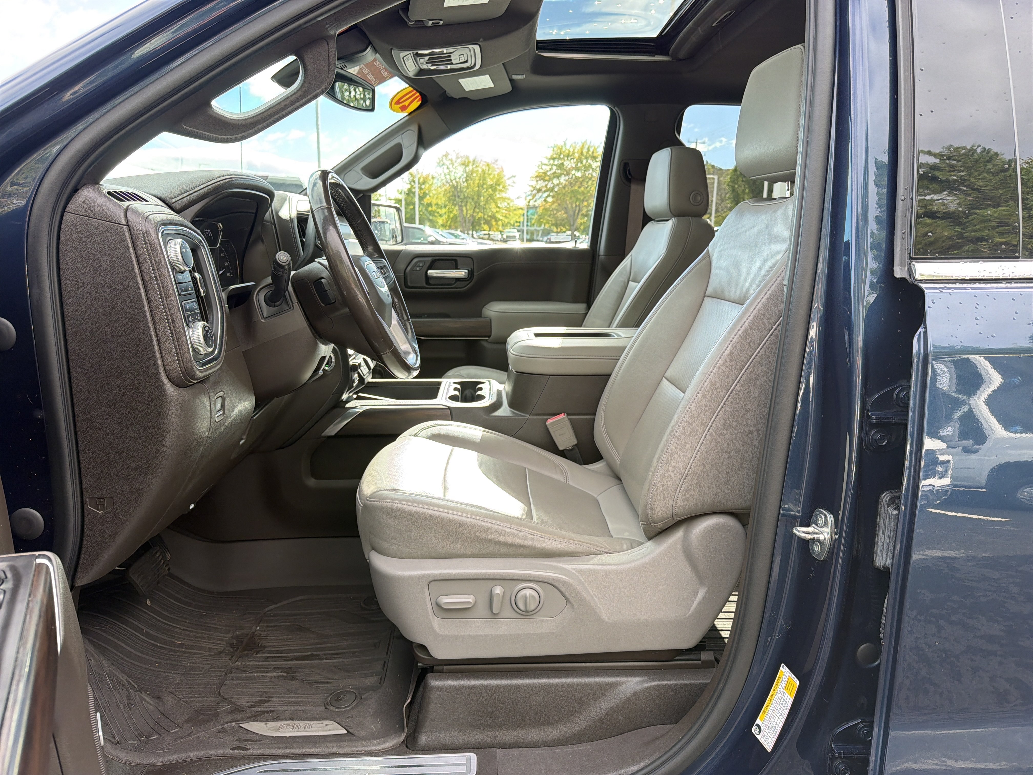 Used 2020 GMC Sierra 1500 SLT w/ SLT Premium Plus Package AWD/4WD image 17