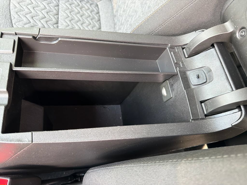 Used 2024 Chevrolet Equinox LT FWD image 23
