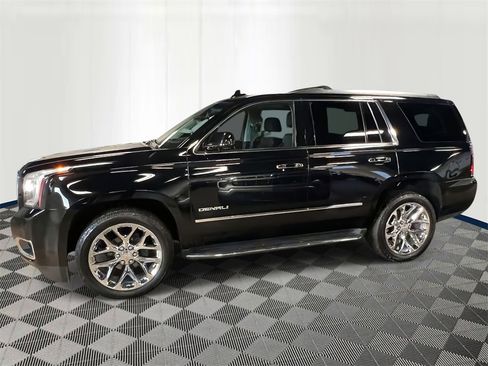 Used 2020 GMC Yukon Denali image 2