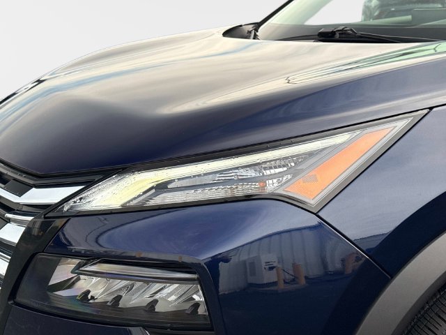 Used 2026 Nissan Rogue SL FWD image 9