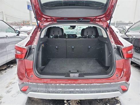 Used 2025 Chevrolet Trax LT image 25