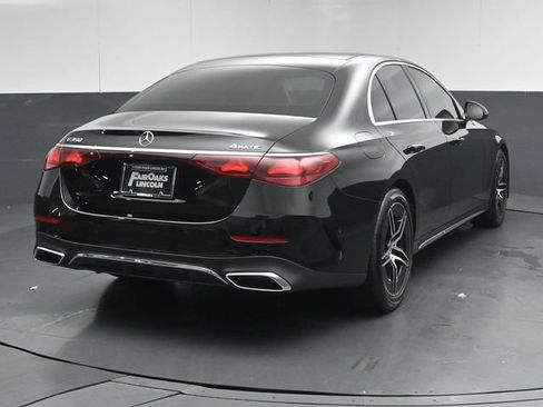Used 2025 Mercedes-Benz E 350 4MATIC Sedan image 3