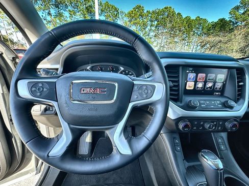 Used 2019 GMC Acadia SLT image 11