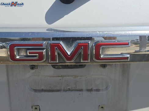 Used 2023 GMC Acadia Denali w/ Denali Technology Package FWD image 7