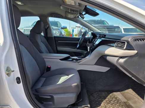 Used 2020 Toyota Camry LE FWD image 10