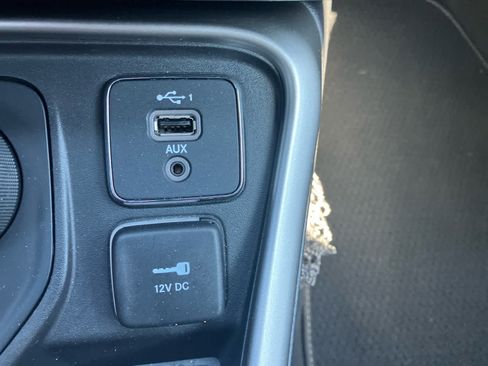 Used 2021 Jeep Compass Latitude AWD/4WD image 25