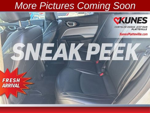Used 2023 Jeep Compass Limited image 17