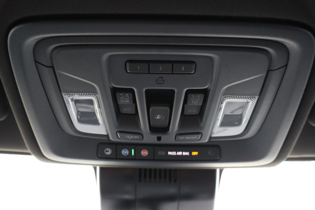 Used 2025 Chevrolet Silverado 3500 High Country w/ High Country Premium Package AWD/4WD image 16