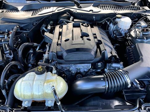 Used 2020 Ford Mustang Coupe RWD image 30