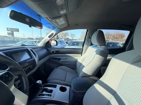 Used 2015 Toyota Tacoma 4x4 Double Cab image 12