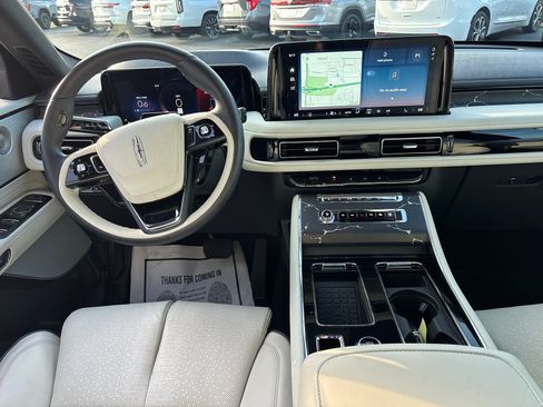 Certified 2025 Lincoln Aviator Black Label AWD/4WD image 28
